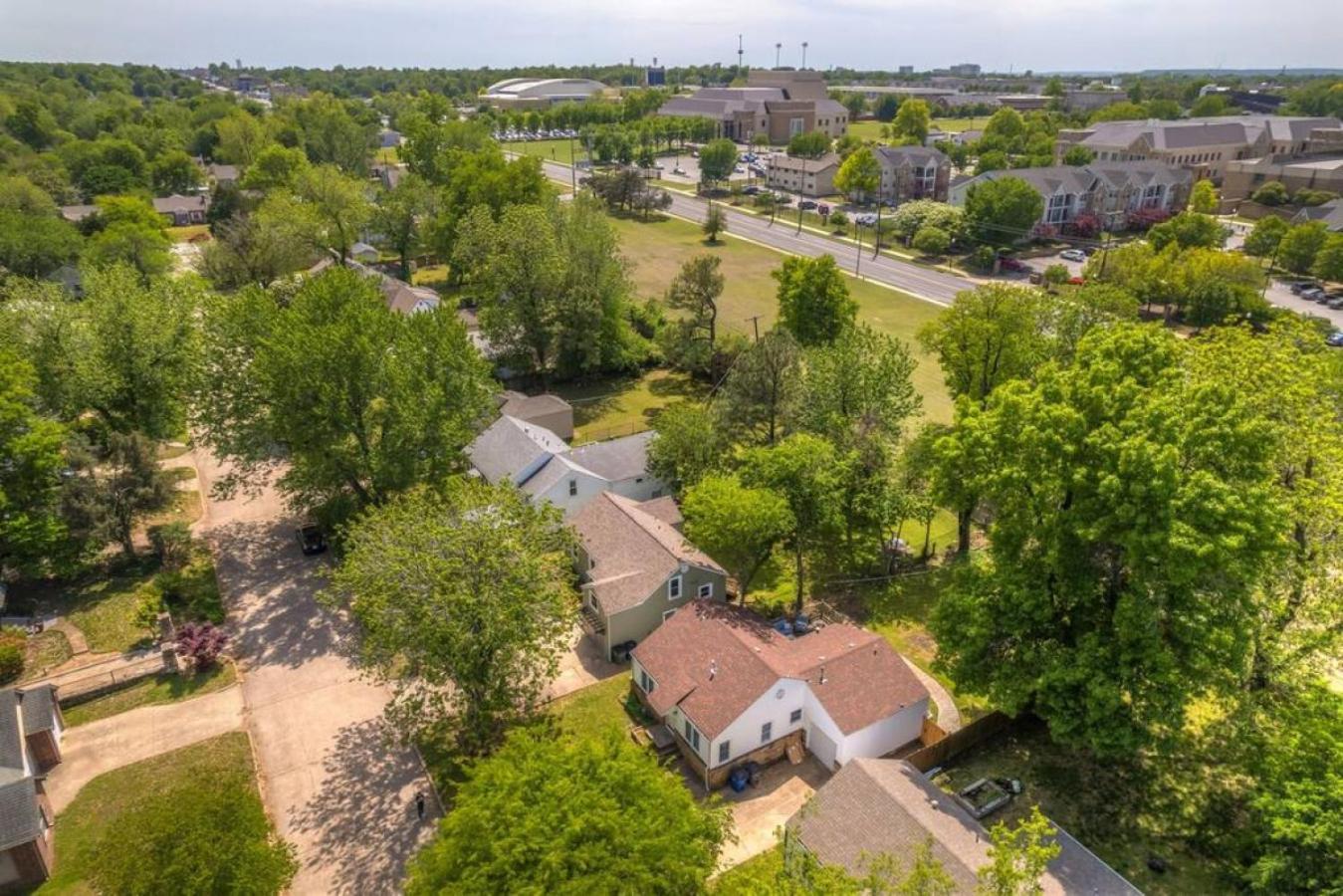 Trendy In Tulsa Villa Exterior photo