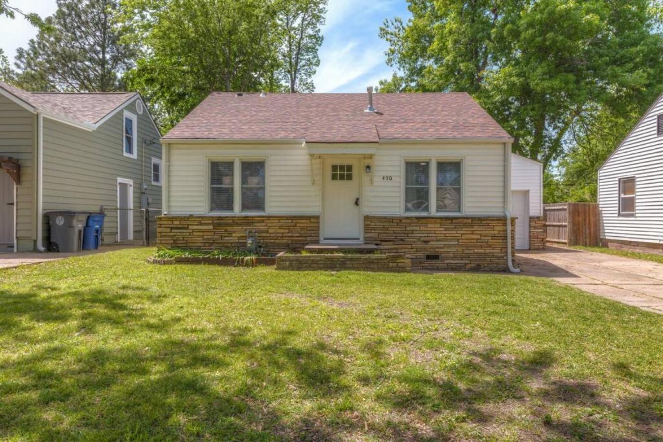 Trendy In Tulsa Villa Exterior photo