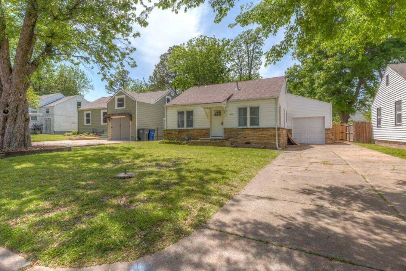 Trendy In Tulsa Villa Exterior photo